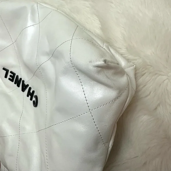 22 Handbag - Picture 7 of 13